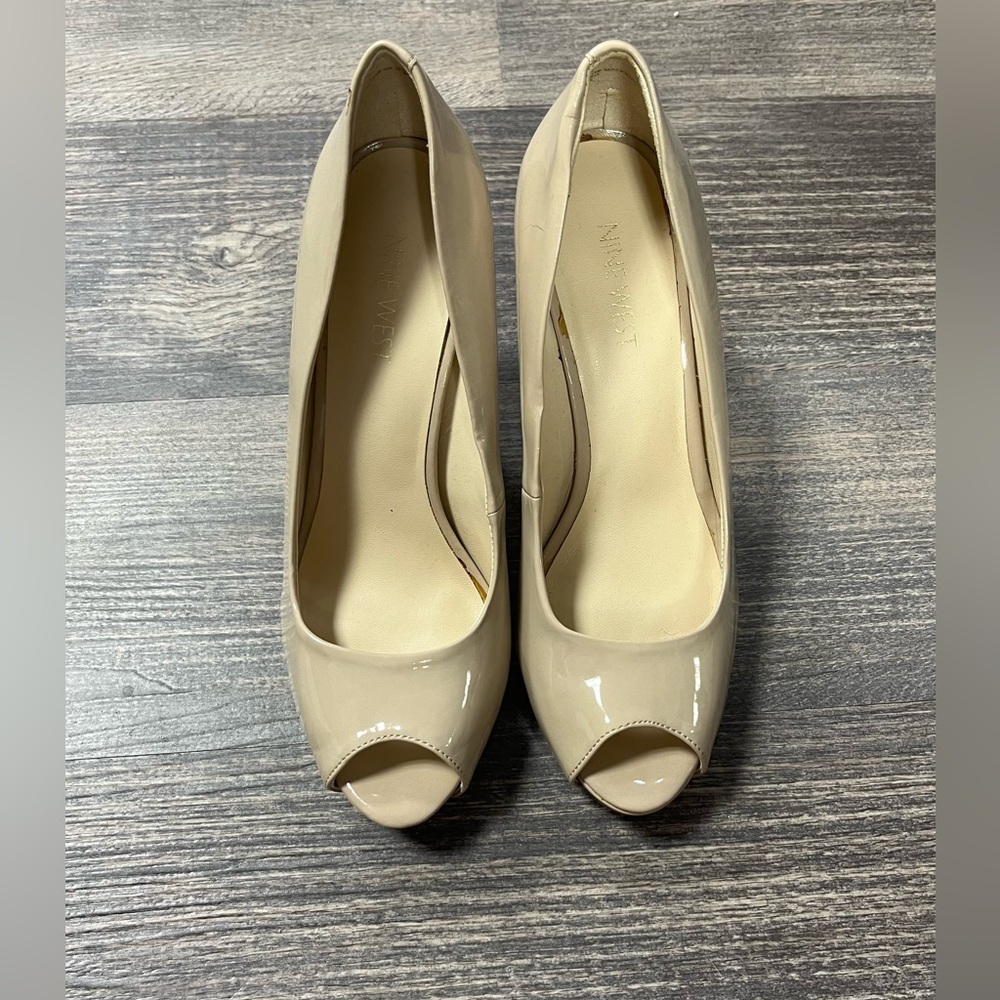 Nine West nude pump peep toe heels